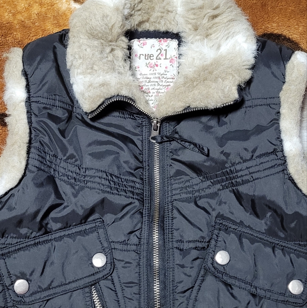 KIDS Rue 21 black fur trimmed puffer vest size XS